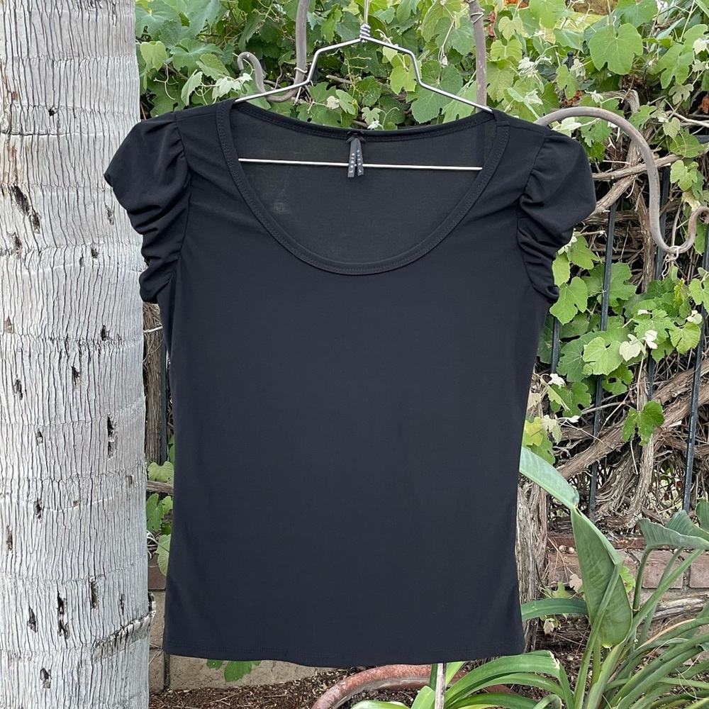90’s Perfect Black Top Size Large Stretchy